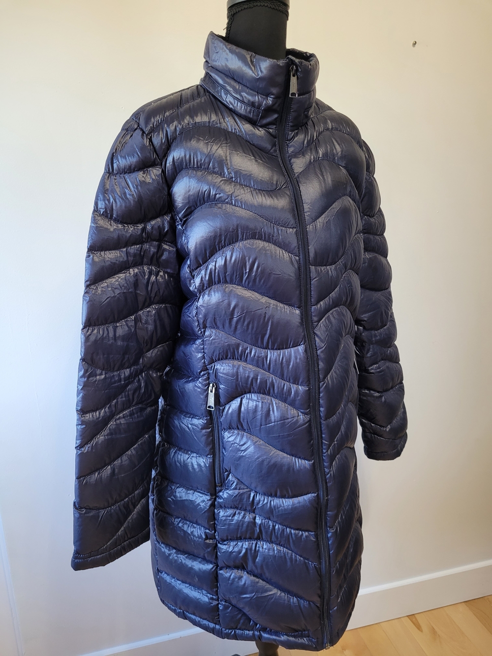 Andrew Marc Navy/Indigo Wave Packable Premium Down Puffer Coat - Like New -Large
